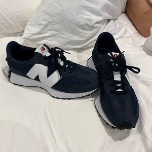 New balance 327 BRAND NEW Navy Size 11 Men